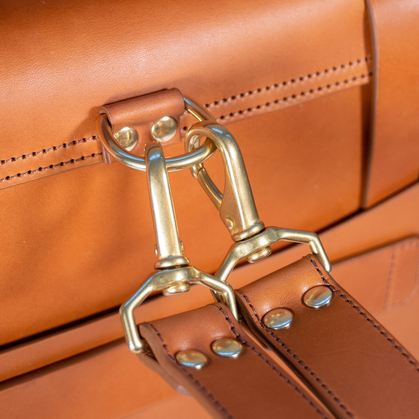 Savoir Faire 3-in-1 backpack/briefcase/messenger - English Tan